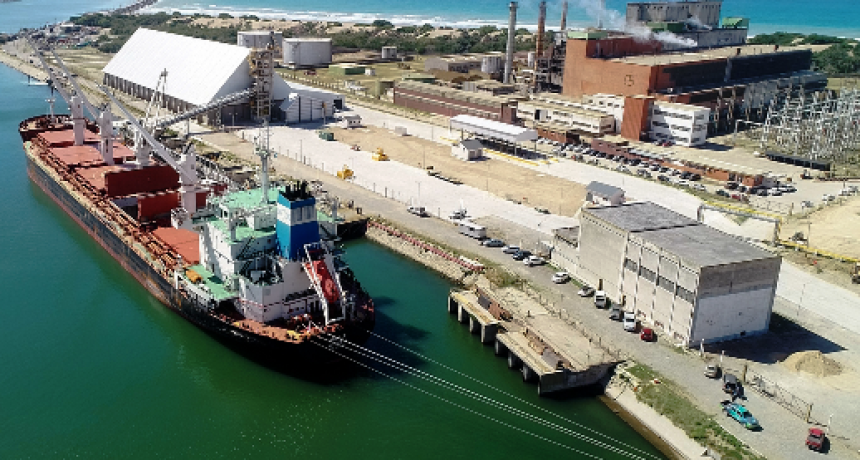 Puerto Quequ&eacute;n: acuerdo entre transportistas y dadores de carga fija suba del 16% y normaliza el ingreso de camiones