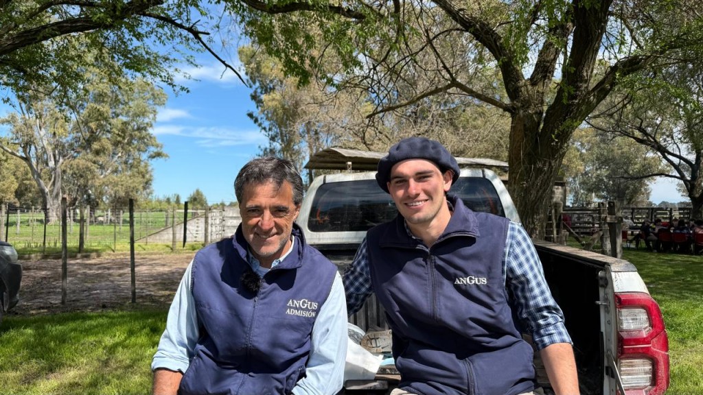 Jura de admisión en la 88° Exposición Ganadera y Circuito Angus Bonaerense